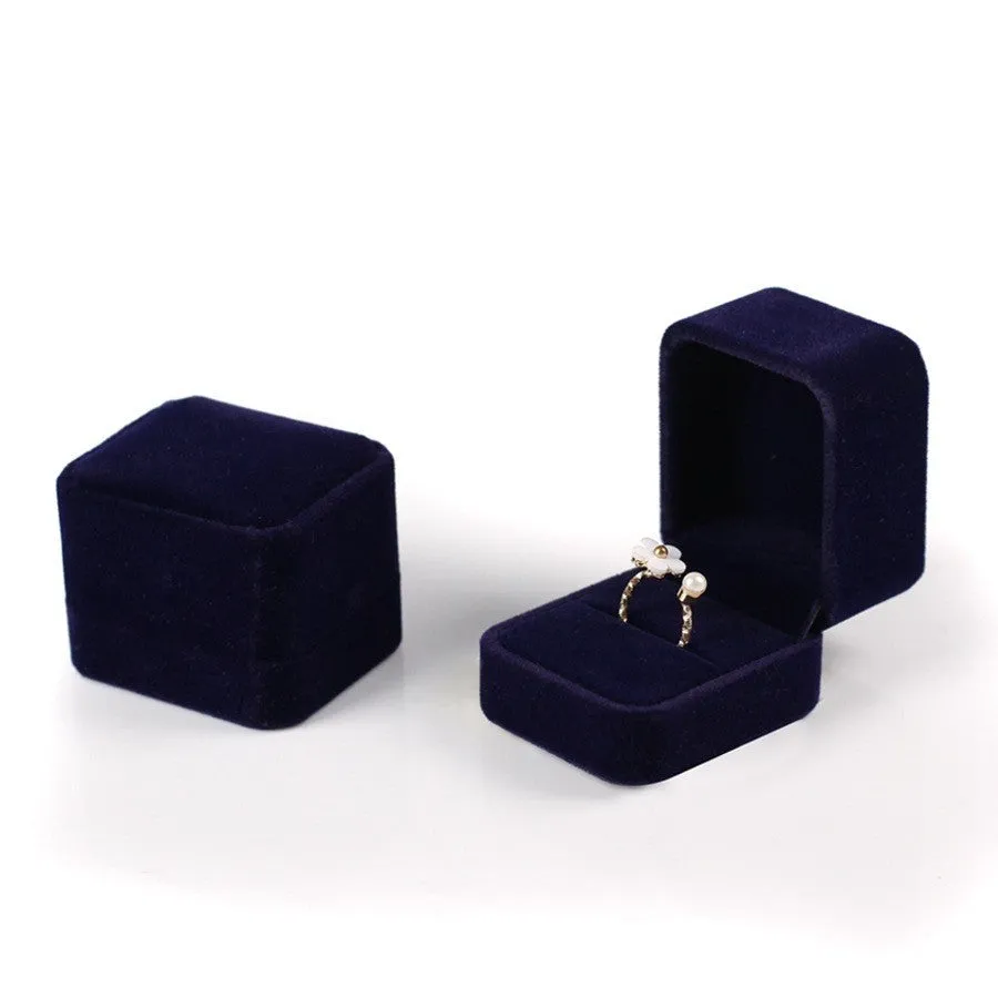 Flannel jewellery box for ring storage in 5x5x4.5cm size with MDF construction
