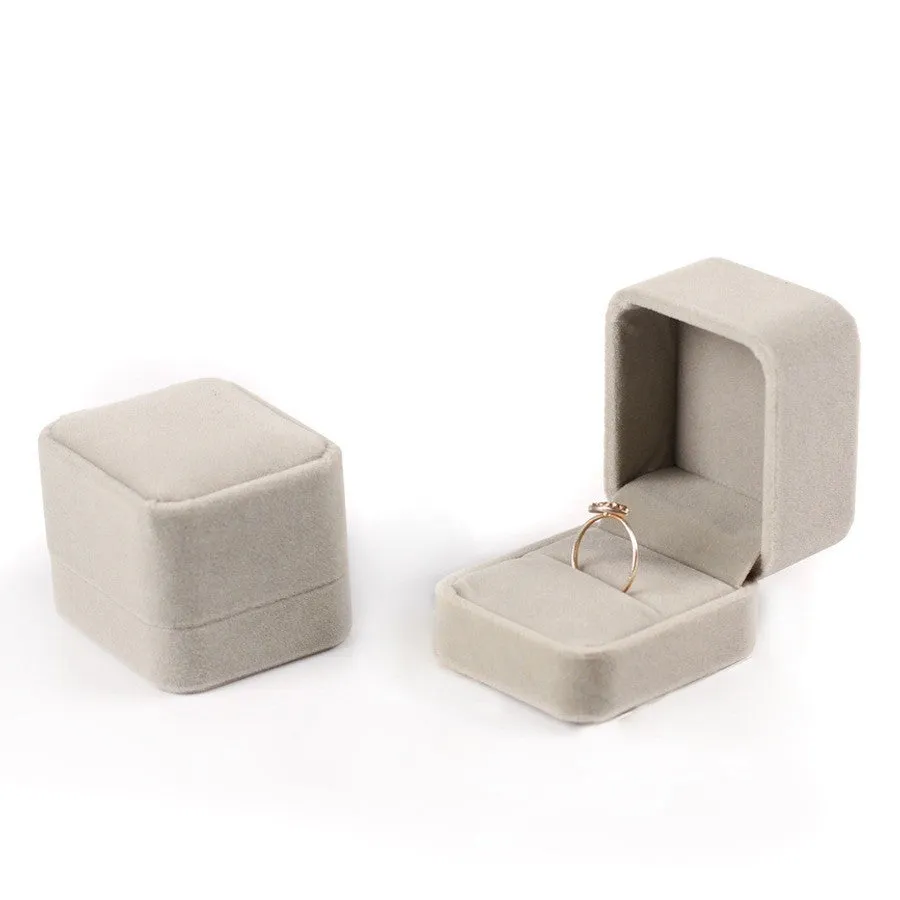 Flannel jewellery box for ring storage in 5x5x4.5cm size with MDF construction