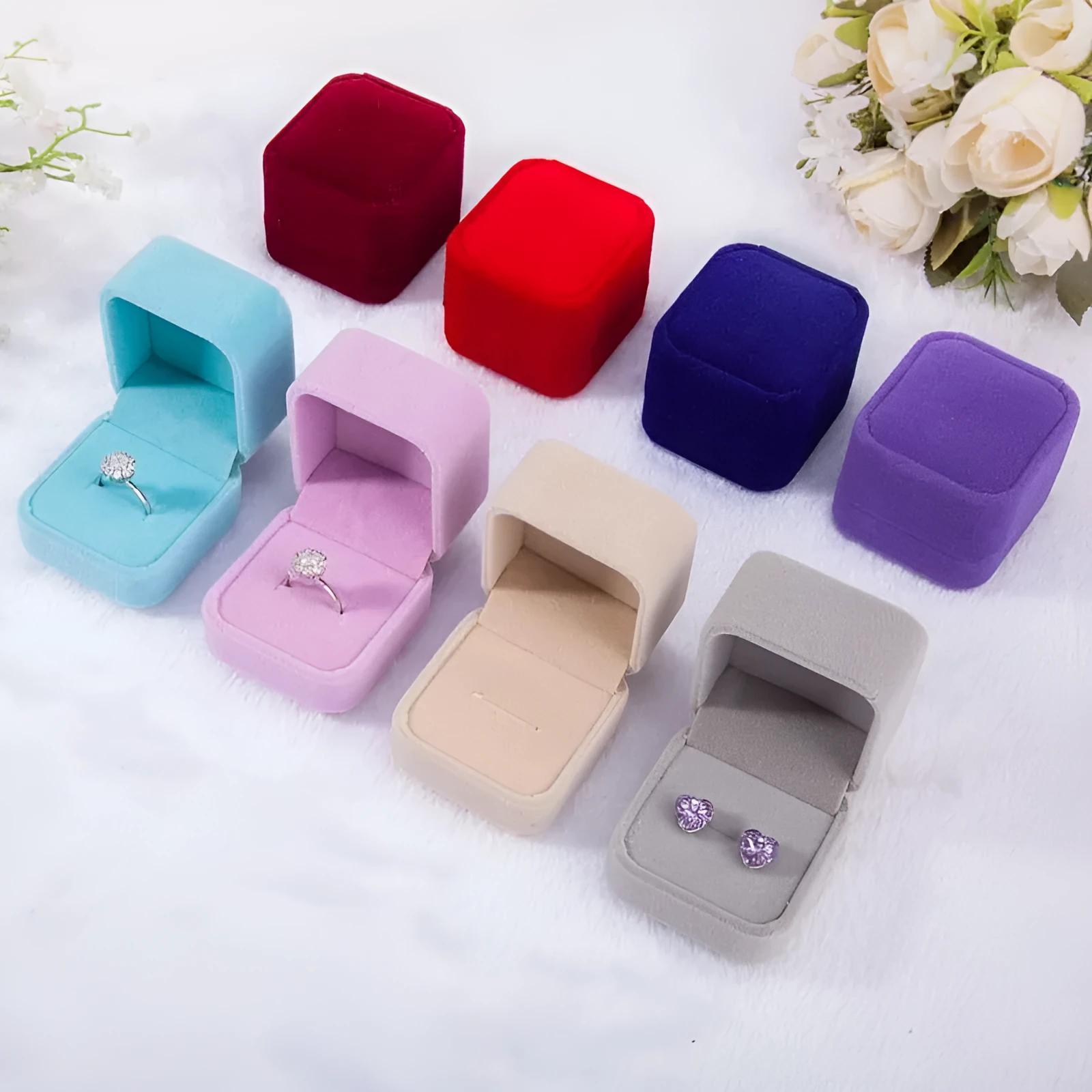 Flannel jewellery box for ring storage in 5x5x4.5cm size with MDF construction