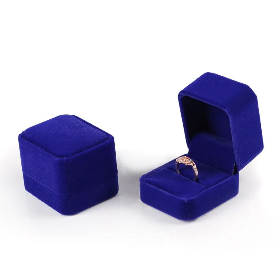 Flannel jewellery box for ring storage in 5x5x4.5cm size with MDF construction