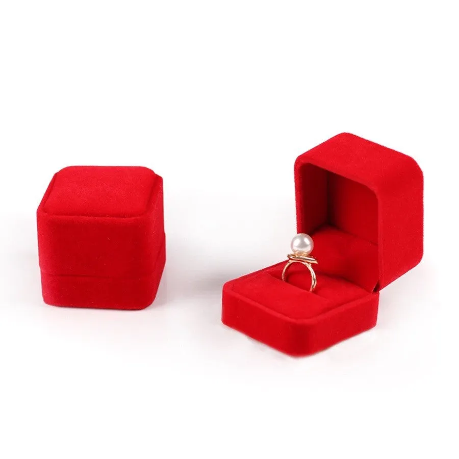 Flannel jewellery box for ring storage in 5x5x4.5cm size with MDF construction