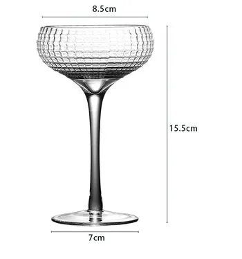 Transparent lead-free glass cocktail glass with seamless flat base and satin-board wall design