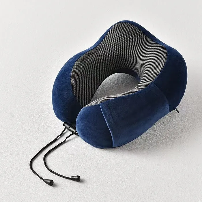 Memory foam U-shape travel neck pillow in light gray with magnetic closure, 30x25x15cm