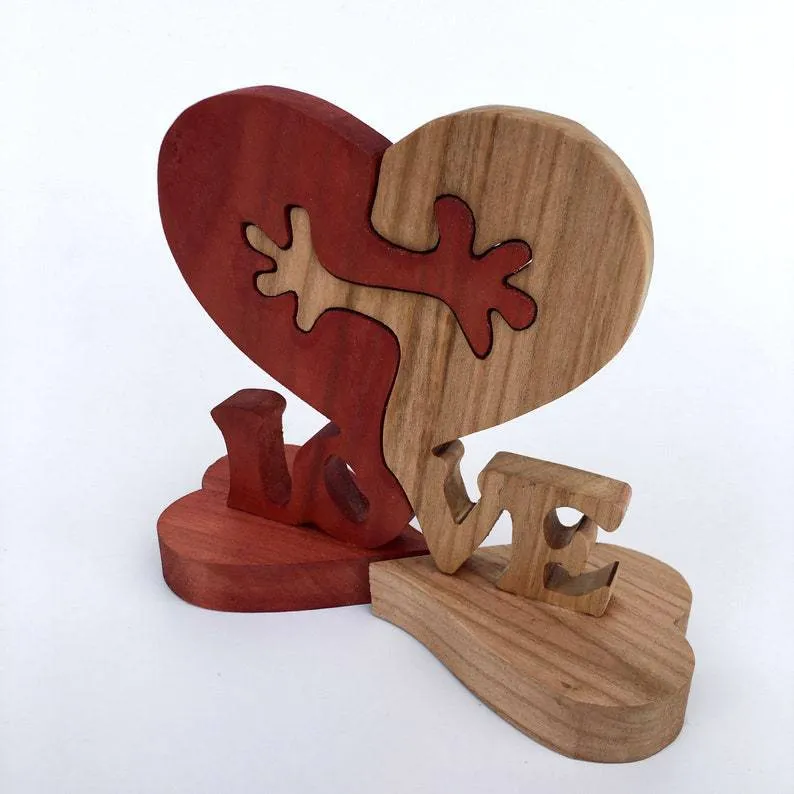 Wooden heart love desktop ornament with engraved modern minimalist geometric design in colour A, 10x13x2cm