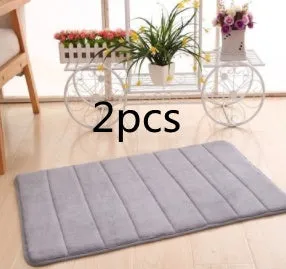 Memory cotton carpet with coral fleece surface, non-slip latex bottom, beige colour, 40x60cm size on bathroom floor