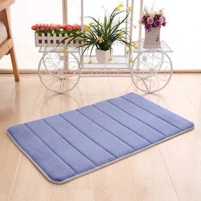 Memory cotton carpet with coral fleece surface, non-slip latex bottom, beige colour, 40x60cm size on bathroom floor