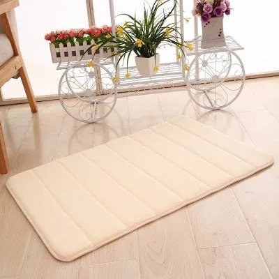 Memory cotton carpet with coral fleece surface, non-slip latex bottom, beige colour, 40x60cm size on bathroom floor