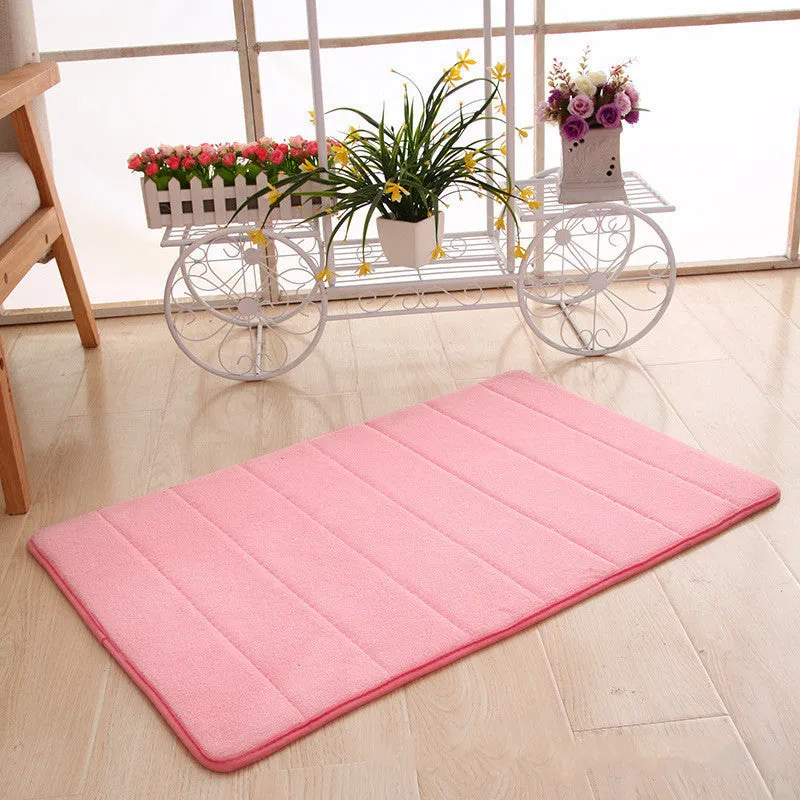Memory cotton carpet with coral fleece surface, non-slip latex bottom, beige colour, 40x60cm size on bathroom floor