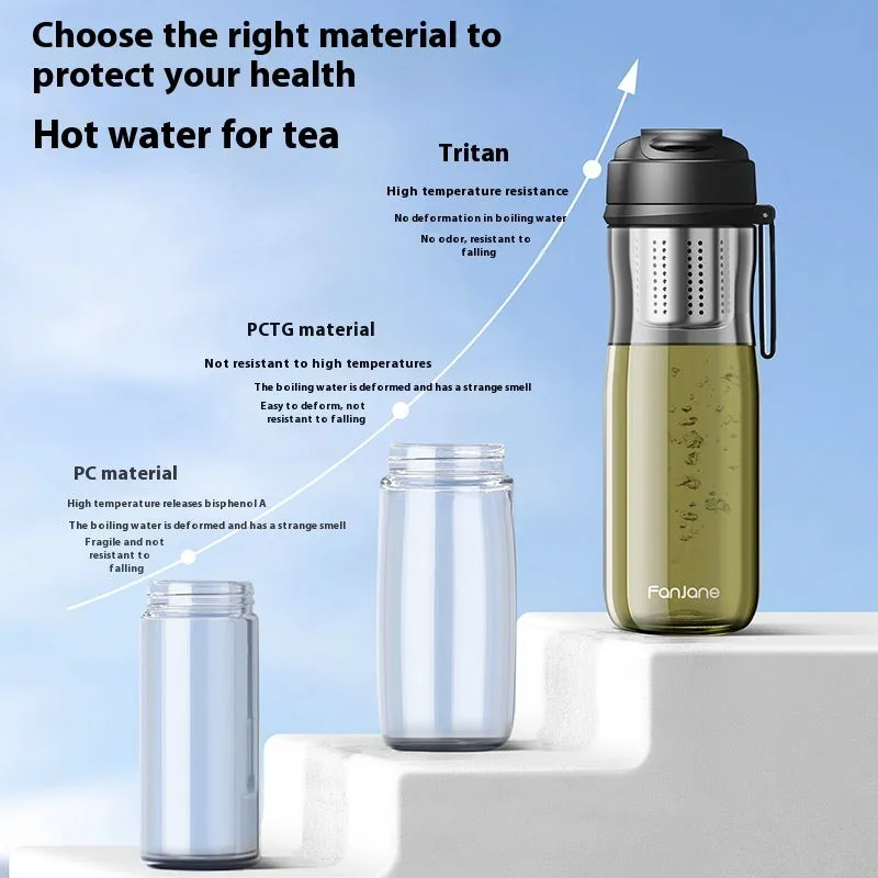 Magnetic bubble tea cup in black Tritan material with insulated leather ring on table