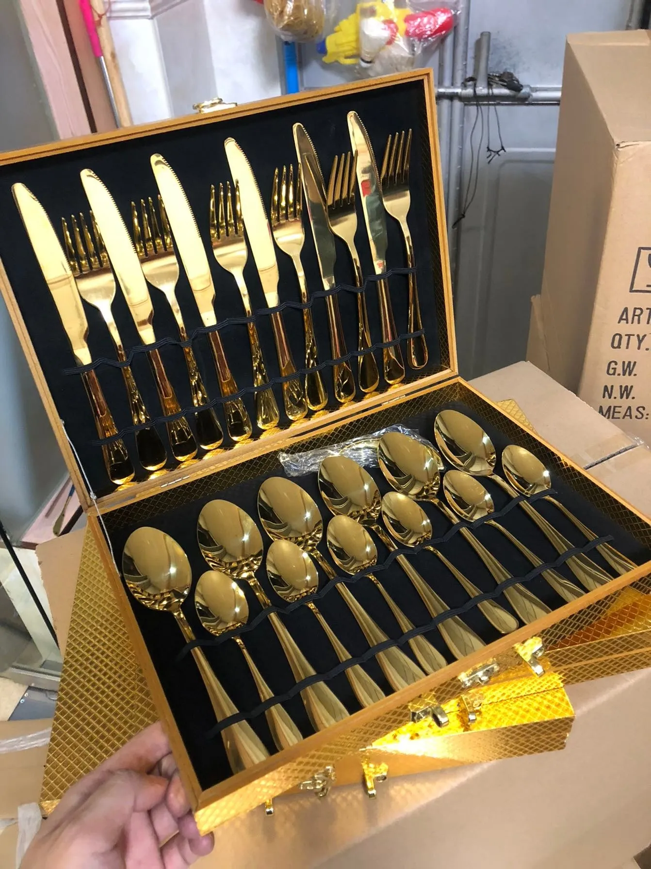 24 piece 18/10 stainless steel cutlery set with silver finish, includes knives, forks, and spoons for service of six