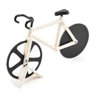 Bicycle-shaped pizza cutter with stainless steel wheel and ABS handle, red colour