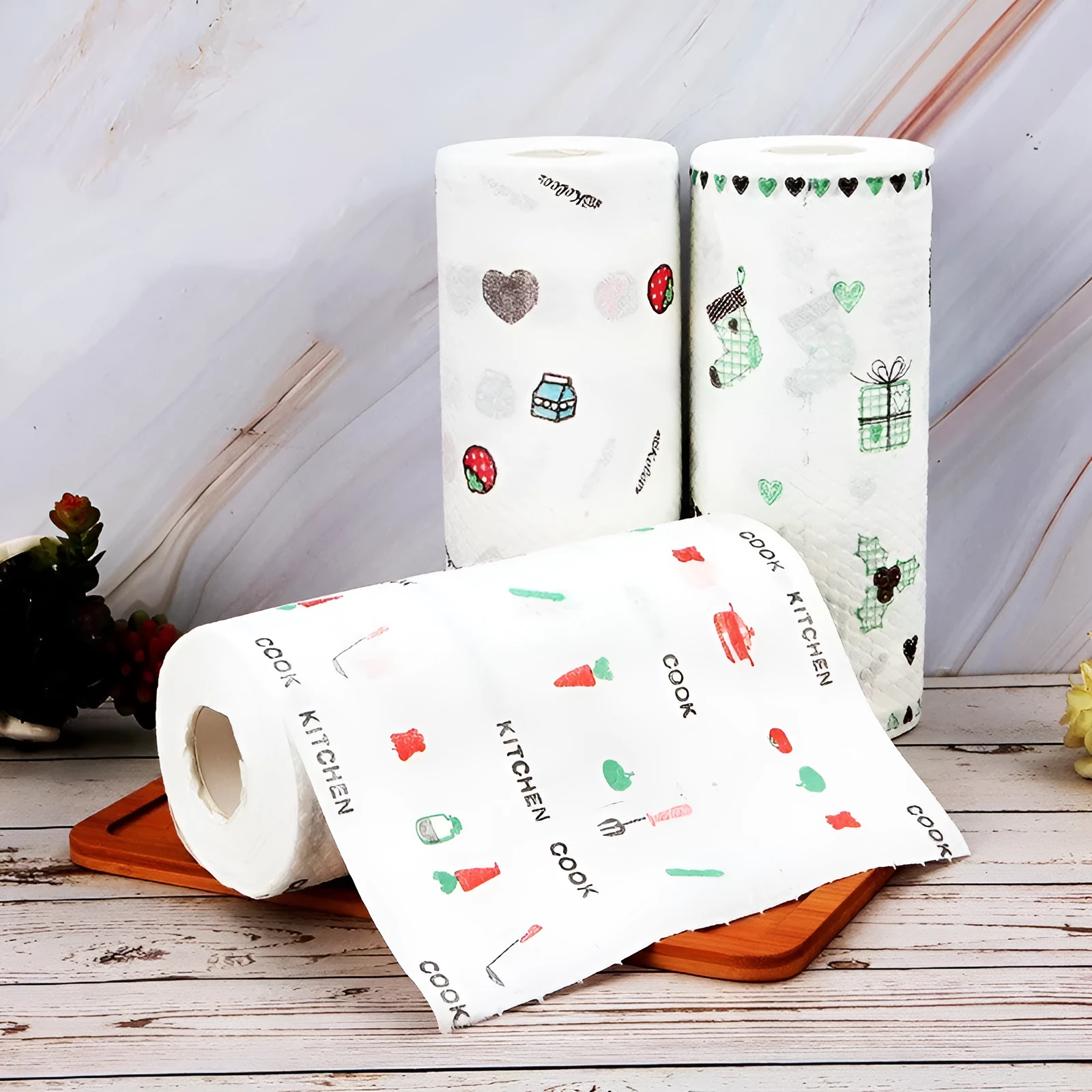Roll of disposable non-woven rags in fawn colour, 50 sheets of 23x25 cm wood pulp and PP material