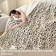 Double-layer cationic leopard jacquard taffeta blanket showing animal print pattern design