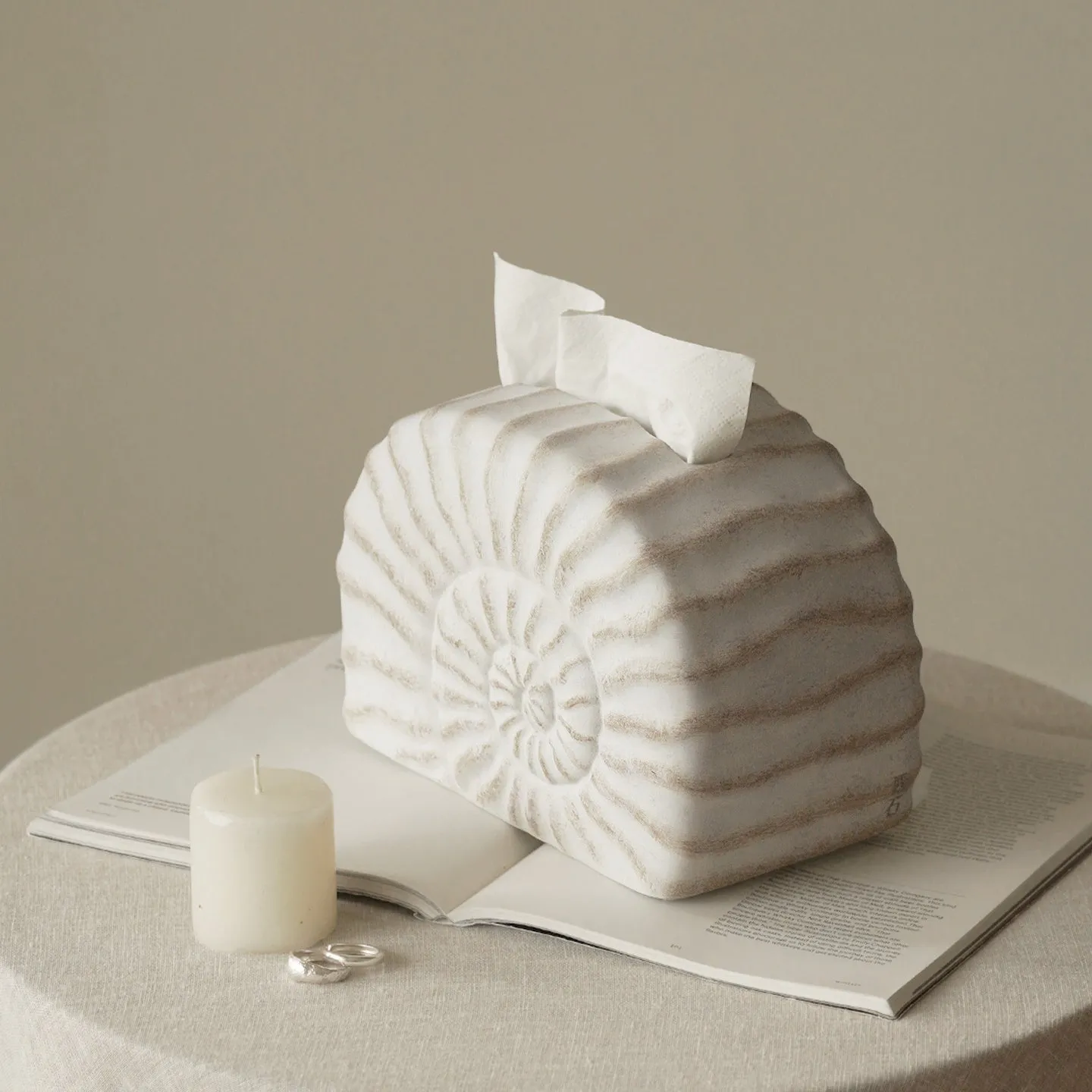 Resin conch tissue box decoration in modern simplicity style for home organising