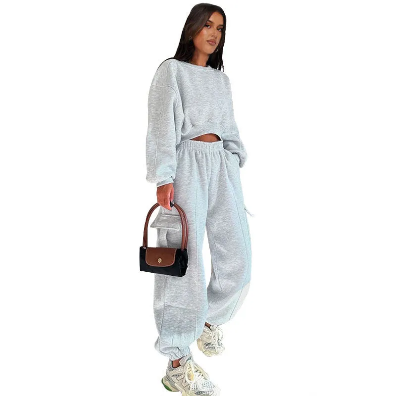 Women's round neck sweatshirt and high waist pocket sweatpants set in solid colour, loose fit, polyester fibre