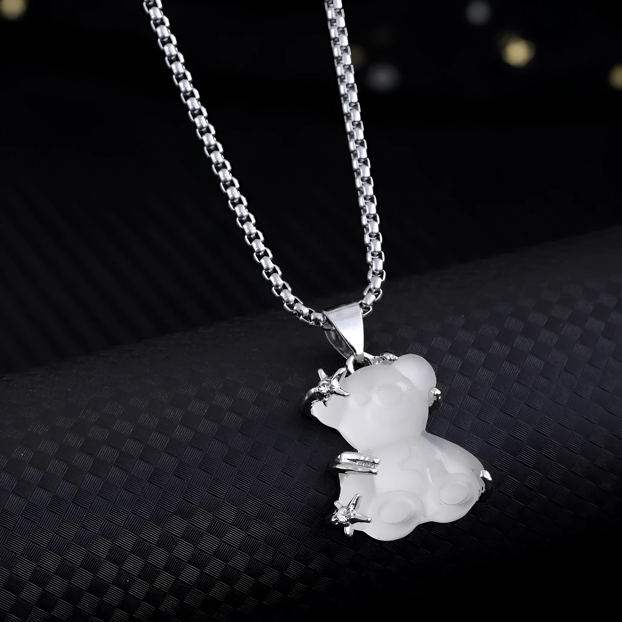 White K-color alloy bear pendant on titanium steel lock chain necklace