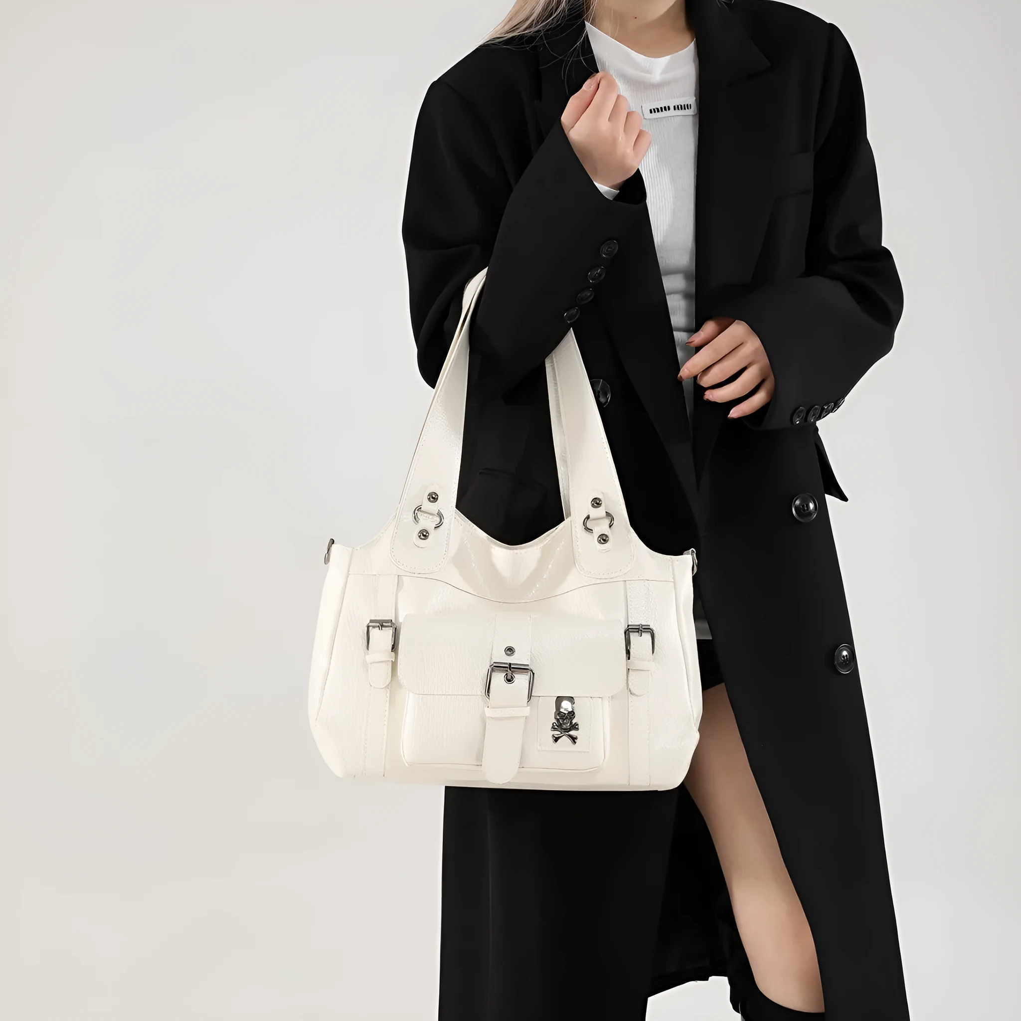Sentong Qin large capacity horizontal square shoulder bag in PU, black colour option