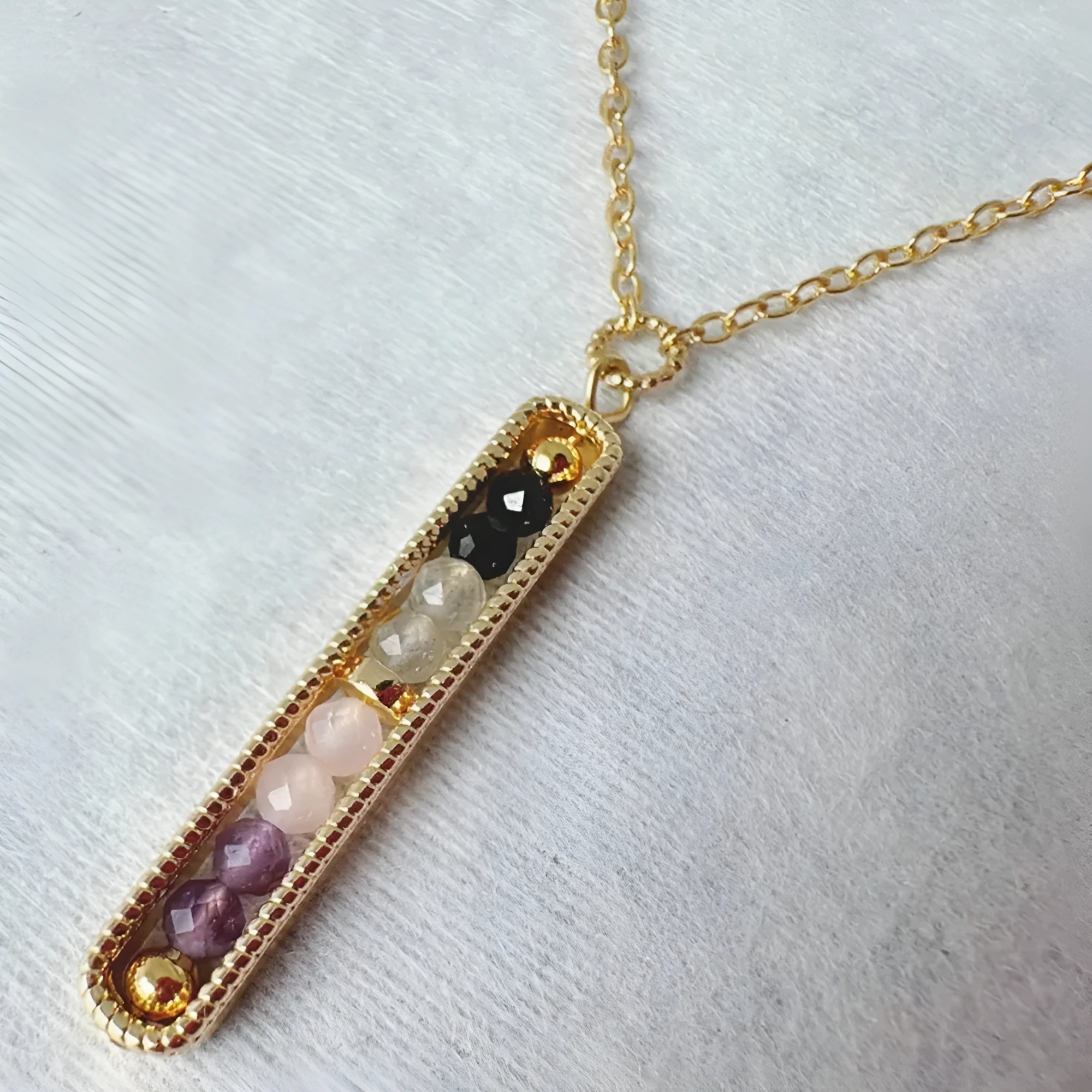 Alloy heart pendant necklace women transparent colour O-shaped chain 41-50cm