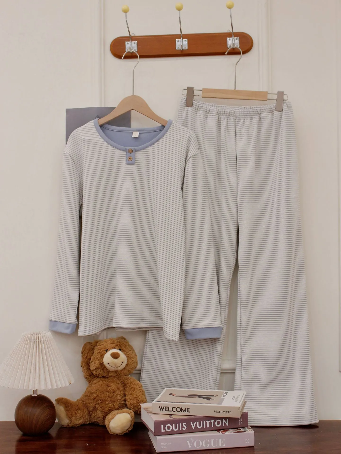 Women's de velvet round neck long-sleeved striped pyjama suit with trousers in light blue beige brown gray pink silver gray