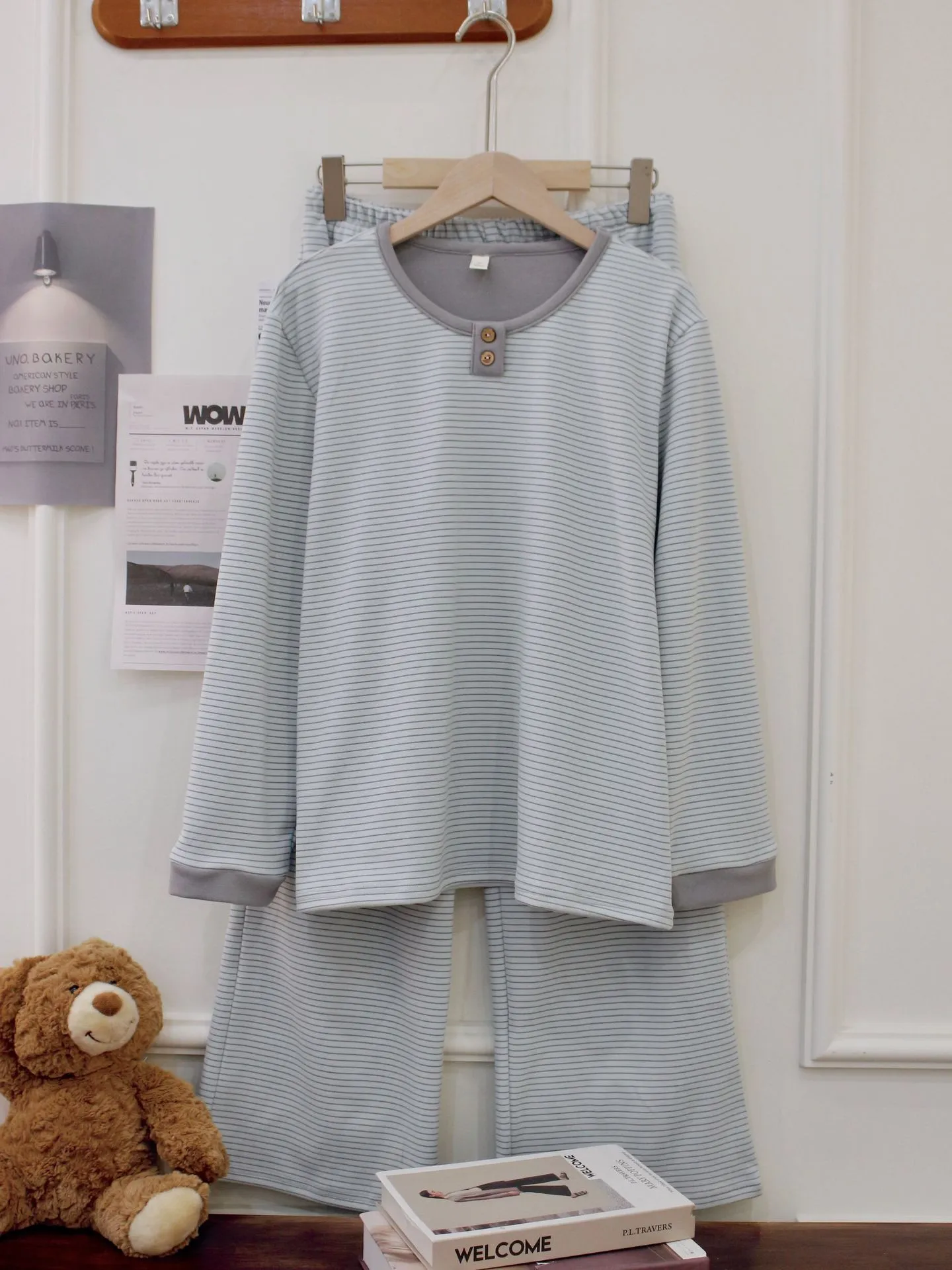 Women's de velvet round neck long-sleeved striped pyjama suit with trousers in light blue beige brown gray pink silver gray