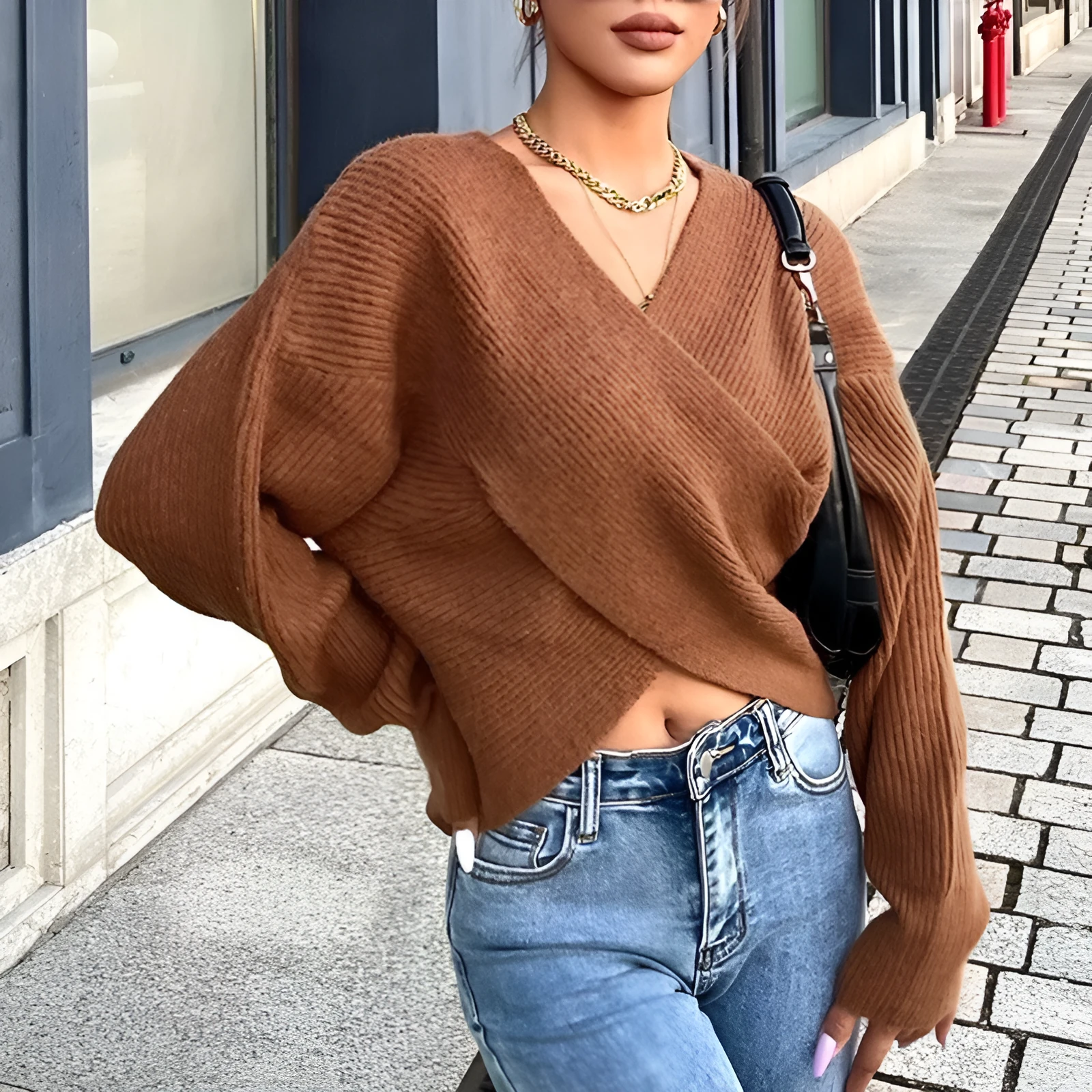 Women's loose fit pullover sweater in solid colour, long sleeve, polyester knit, front view