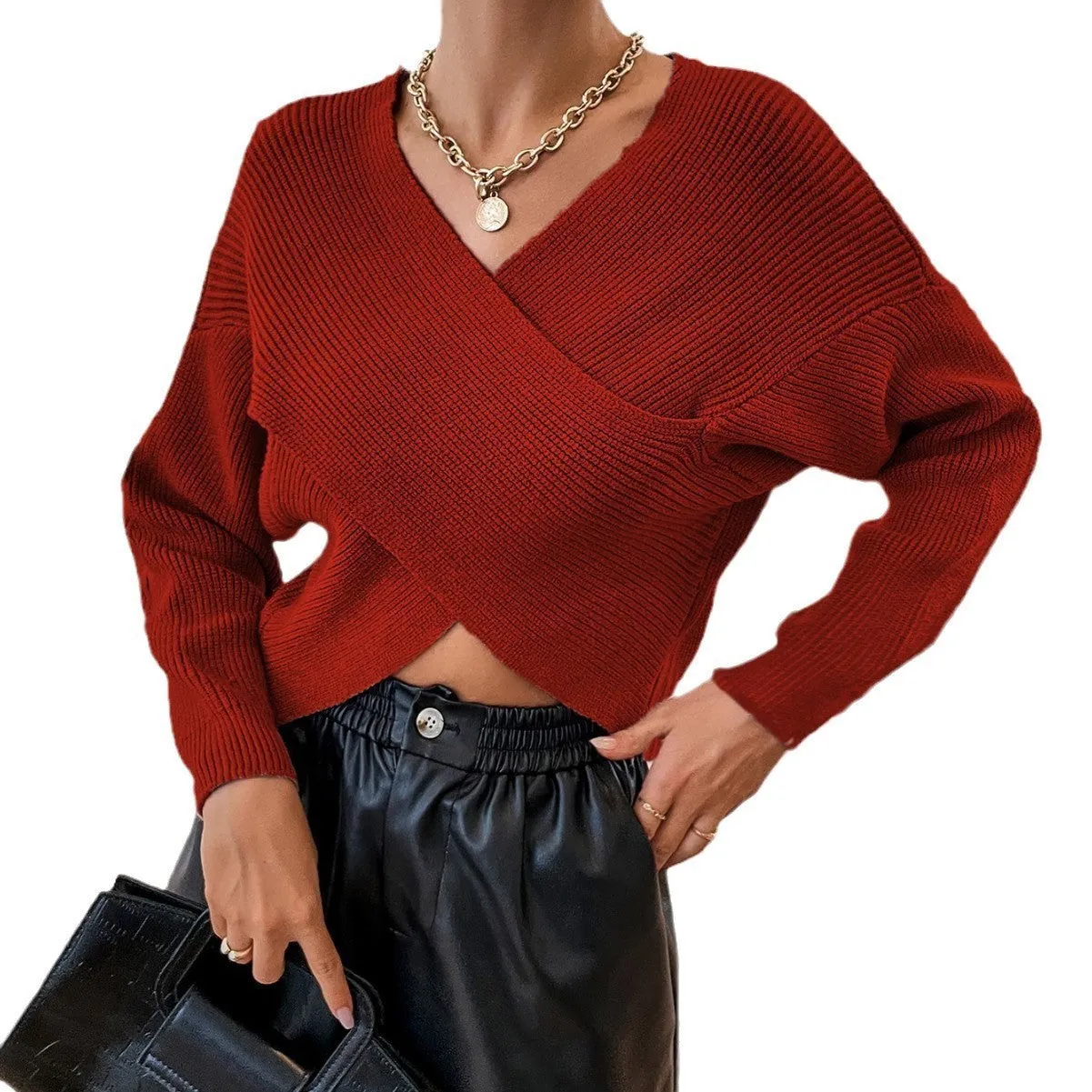 Women's loose fit pullover sweater in solid colour, long sleeve, polyester knit, front view