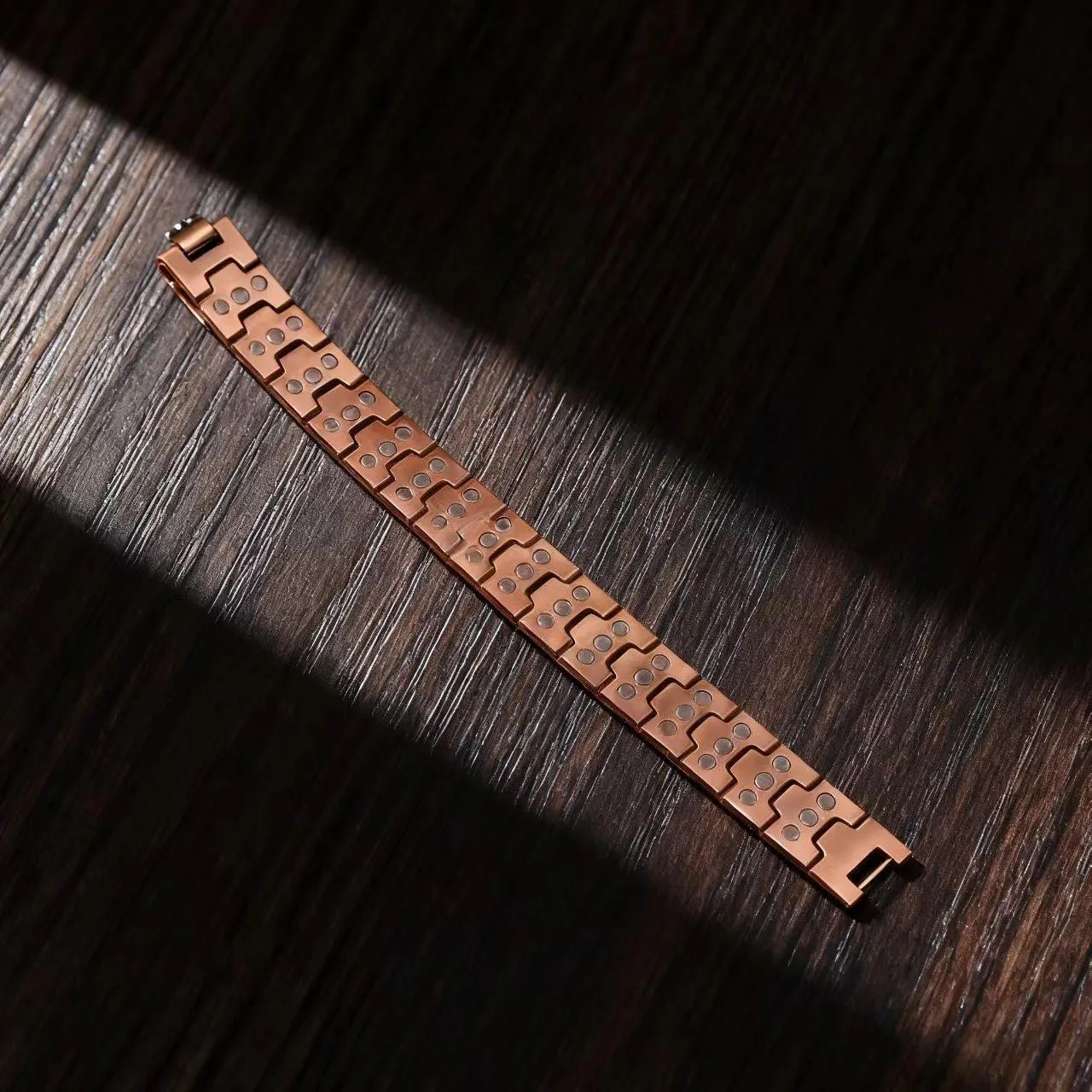 Retro bronze zinc alloy unisex magnet bracelet with geometric pattern and adjustable regulator
