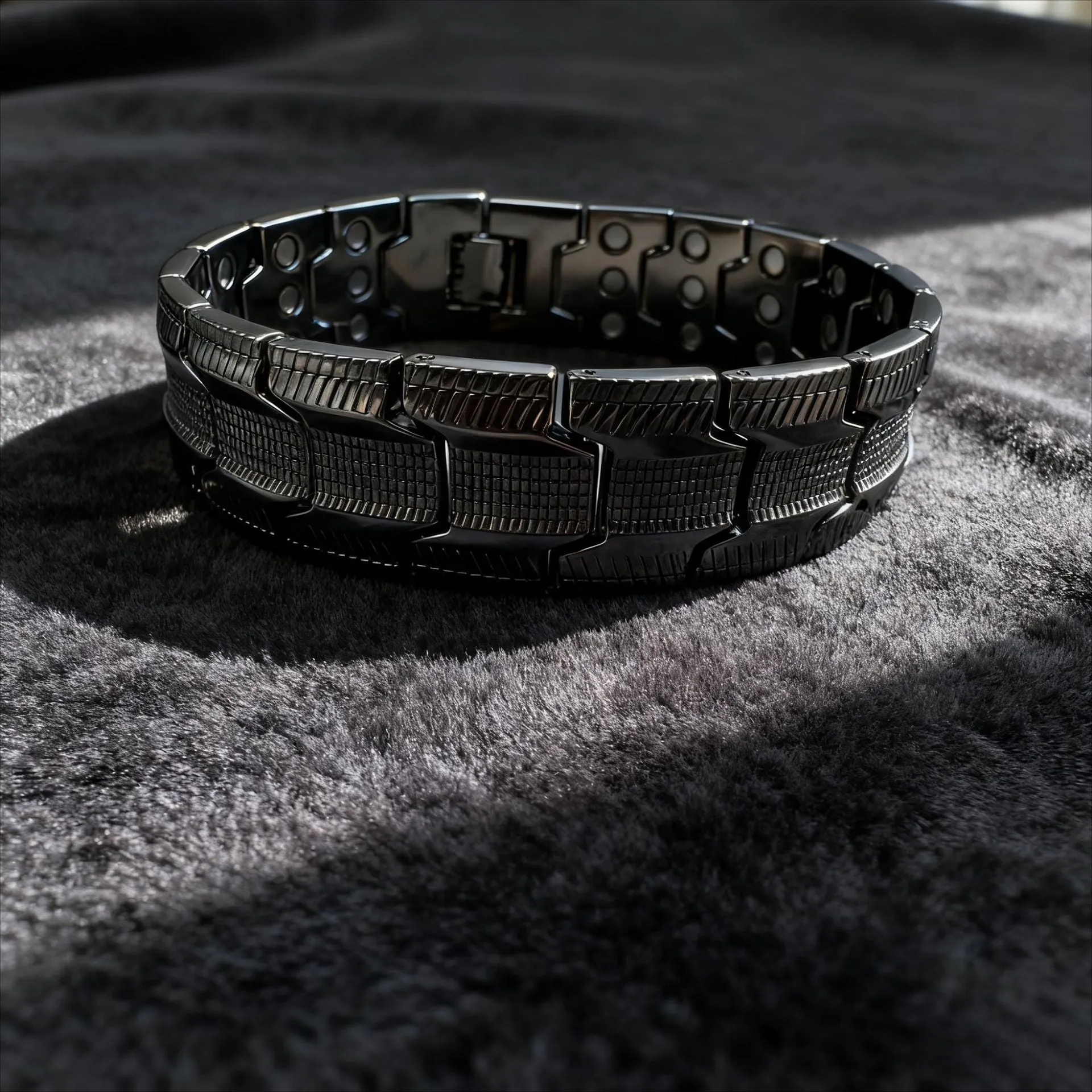Retro bronze zinc alloy unisex magnet bracelet with geometric pattern and adjustable regulator