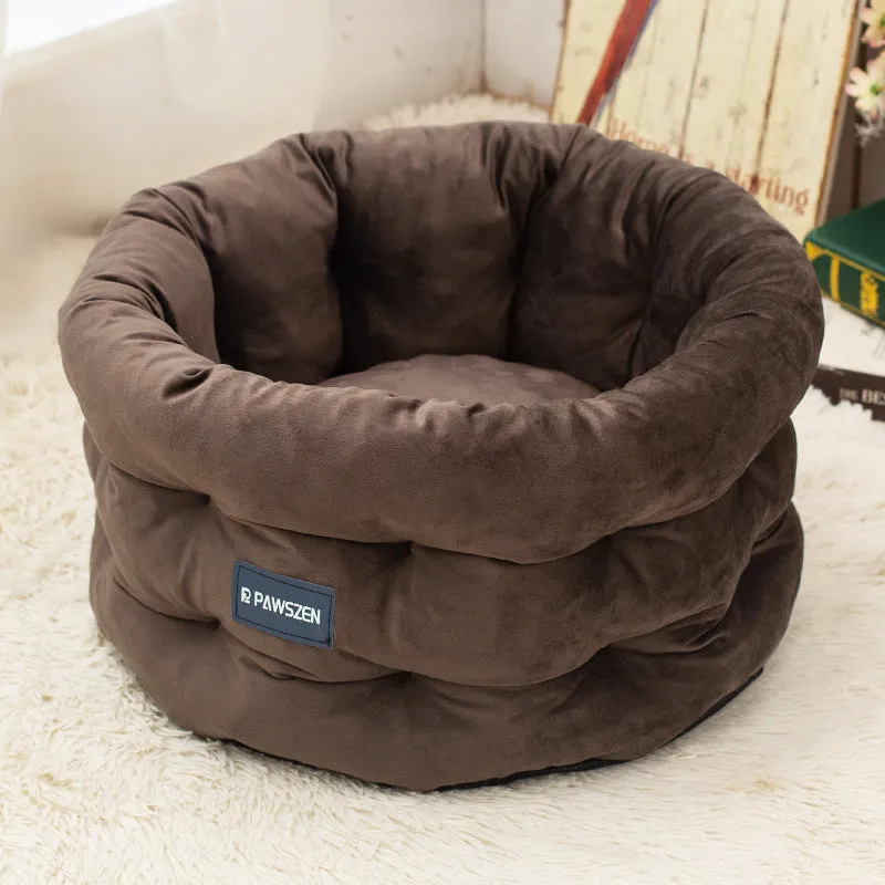 Cathouse Doghouse cloth cat bed in emerald blue, M size, on floor for winter use