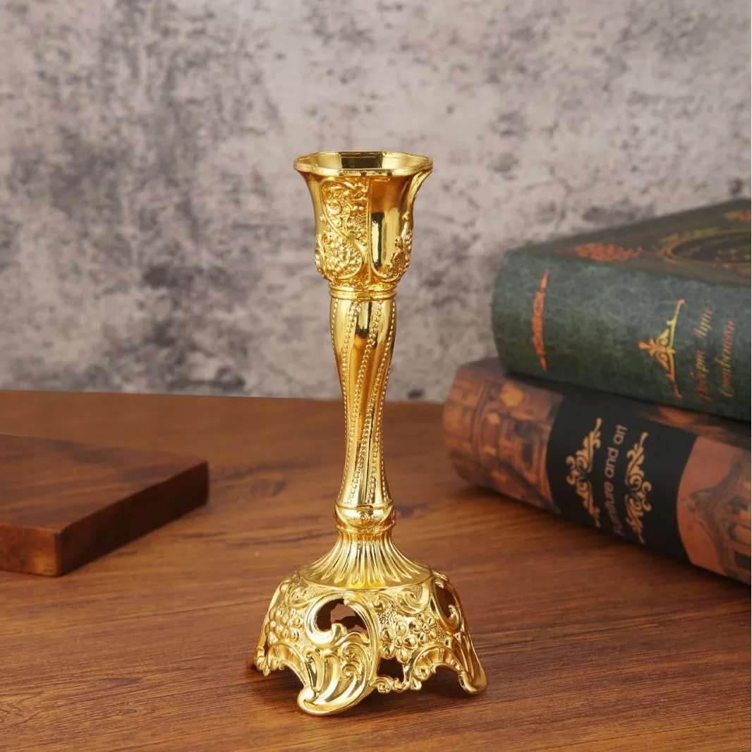 Retro metal candlestick in gold finish, small size for table decoration