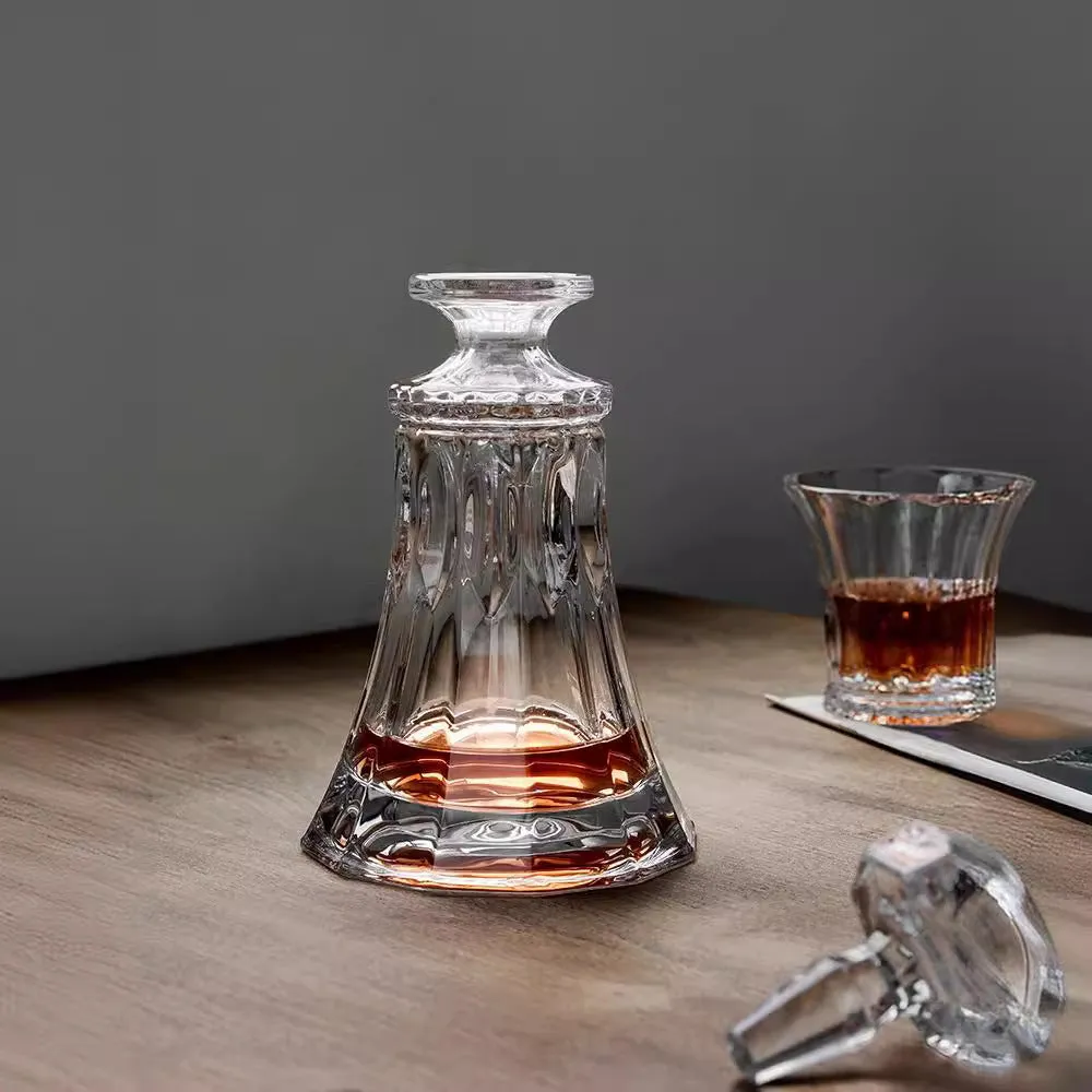 490ml imported crystal glass Wellington wine decanter set with six matching glasses in retro mild luxury style