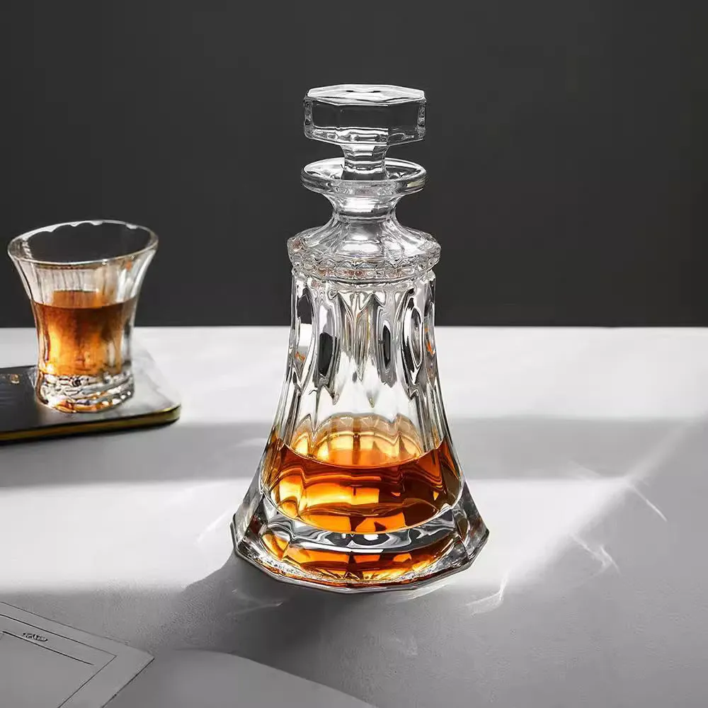 490ml imported crystal glass Wellington wine decanter set with six matching glasses in retro mild luxury style
