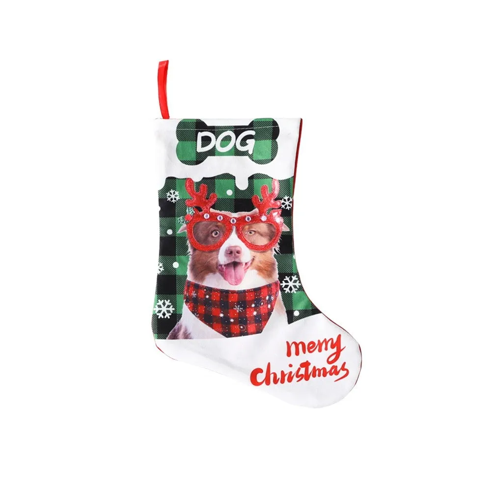 Printed puppy and cat Christmas cloth decoration measuring 26x36cm with plaid patterns