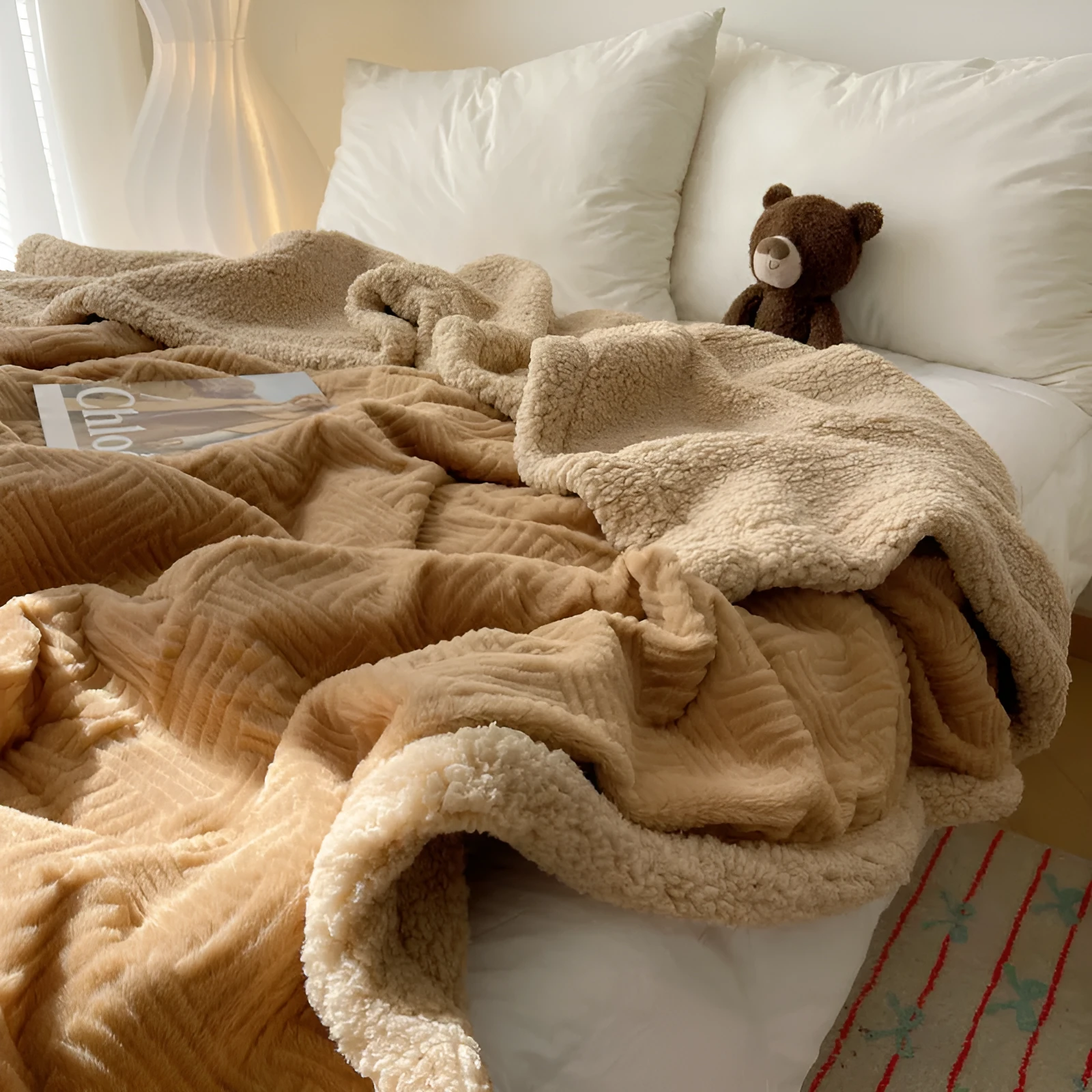 Thick lambskin-style polyester blanket in solid colour, single size 70x100cm for dormitory use