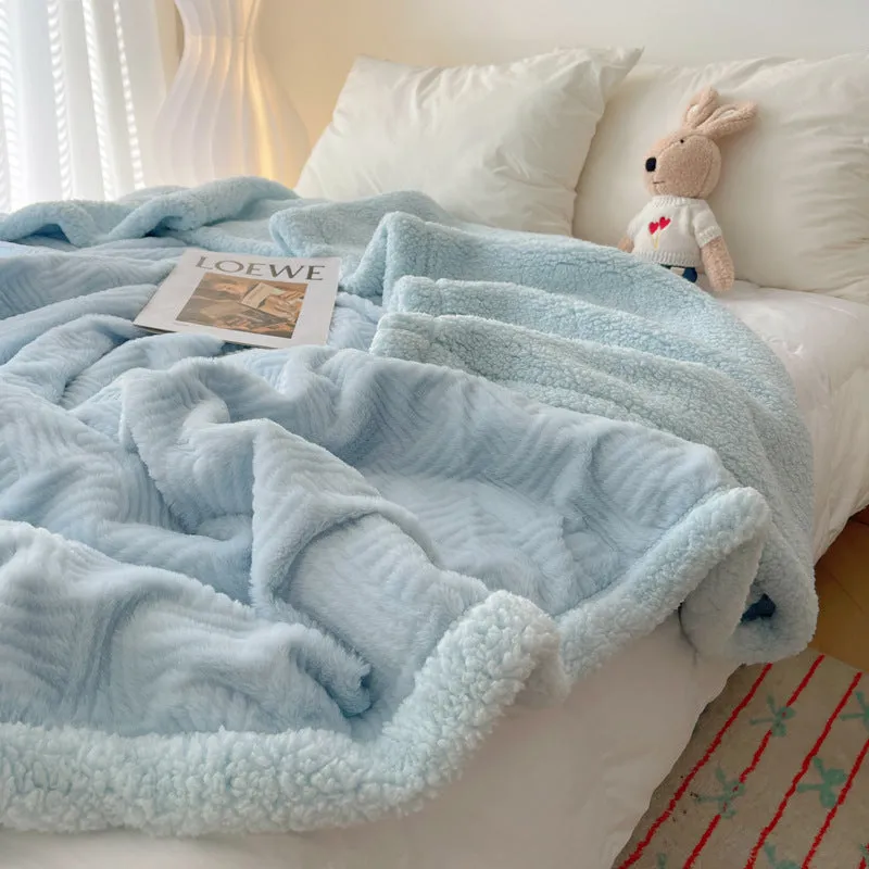 Thick lambskin-style polyester blanket in solid colour, single size 70x100cm for dormitory use