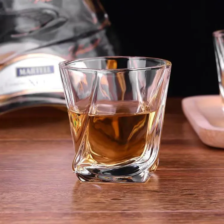 High-grade transparent 150ml swing whisky glass on table