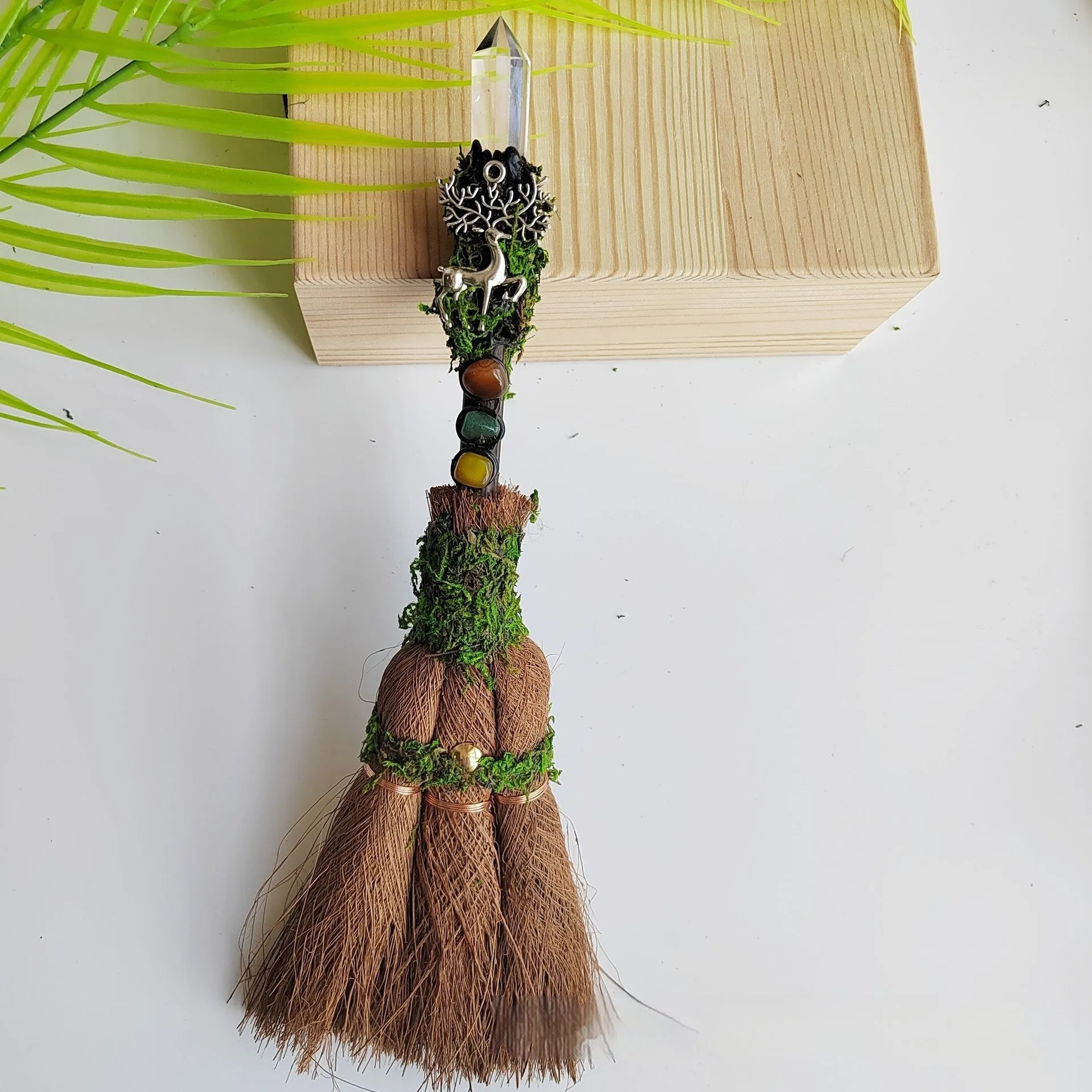 Natural chalcedony crystal single pointed column broom in white crystal colour handmade decorative prop