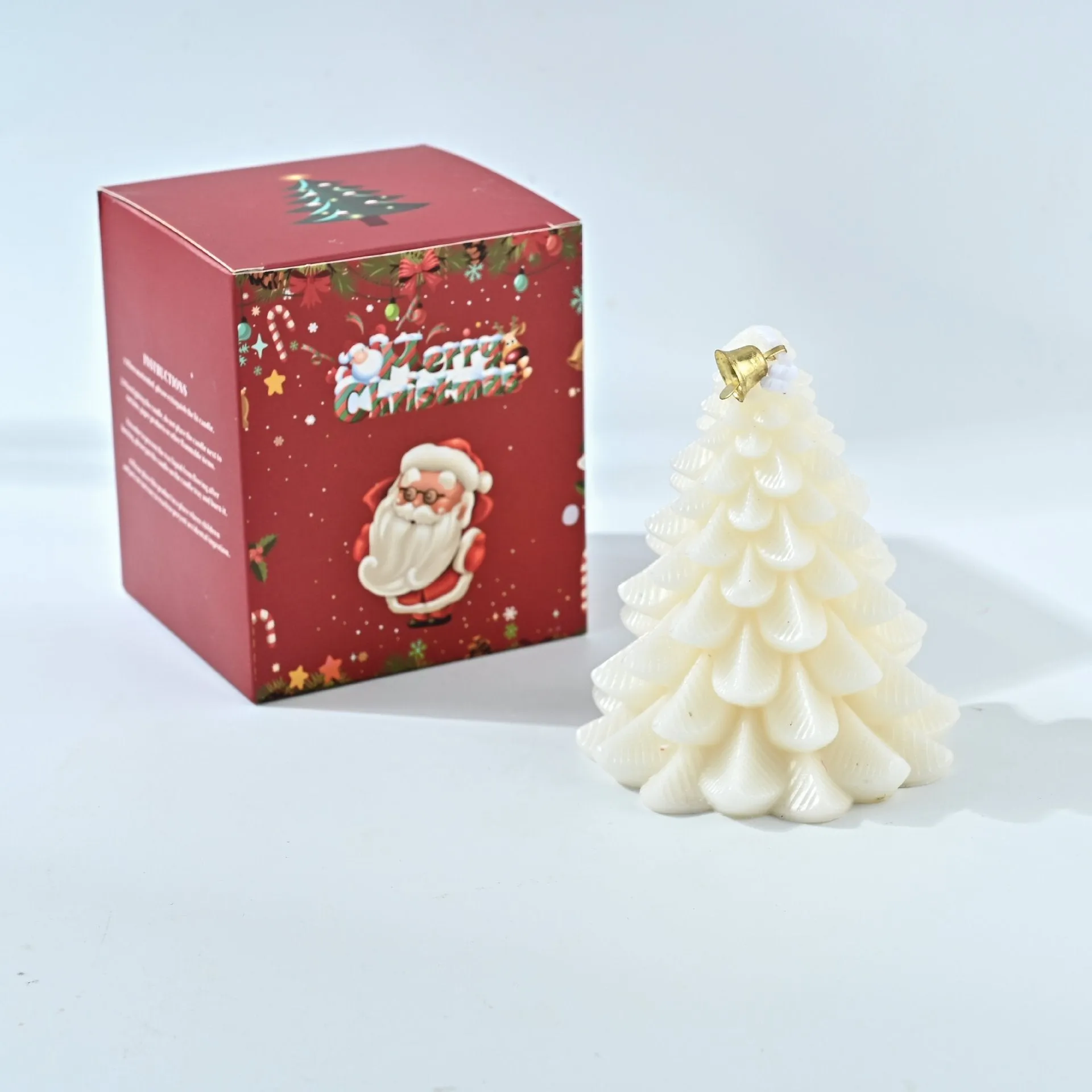 Christmas tree shaped soy mixed wax aromatherapy candle in green, hand-poured, festive home decoration