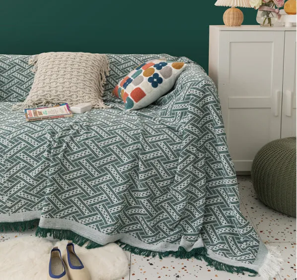 Solid colour polyester chenille sofa cover in khaki white plaid pattern, Nordic simple style, 180x180cm size
