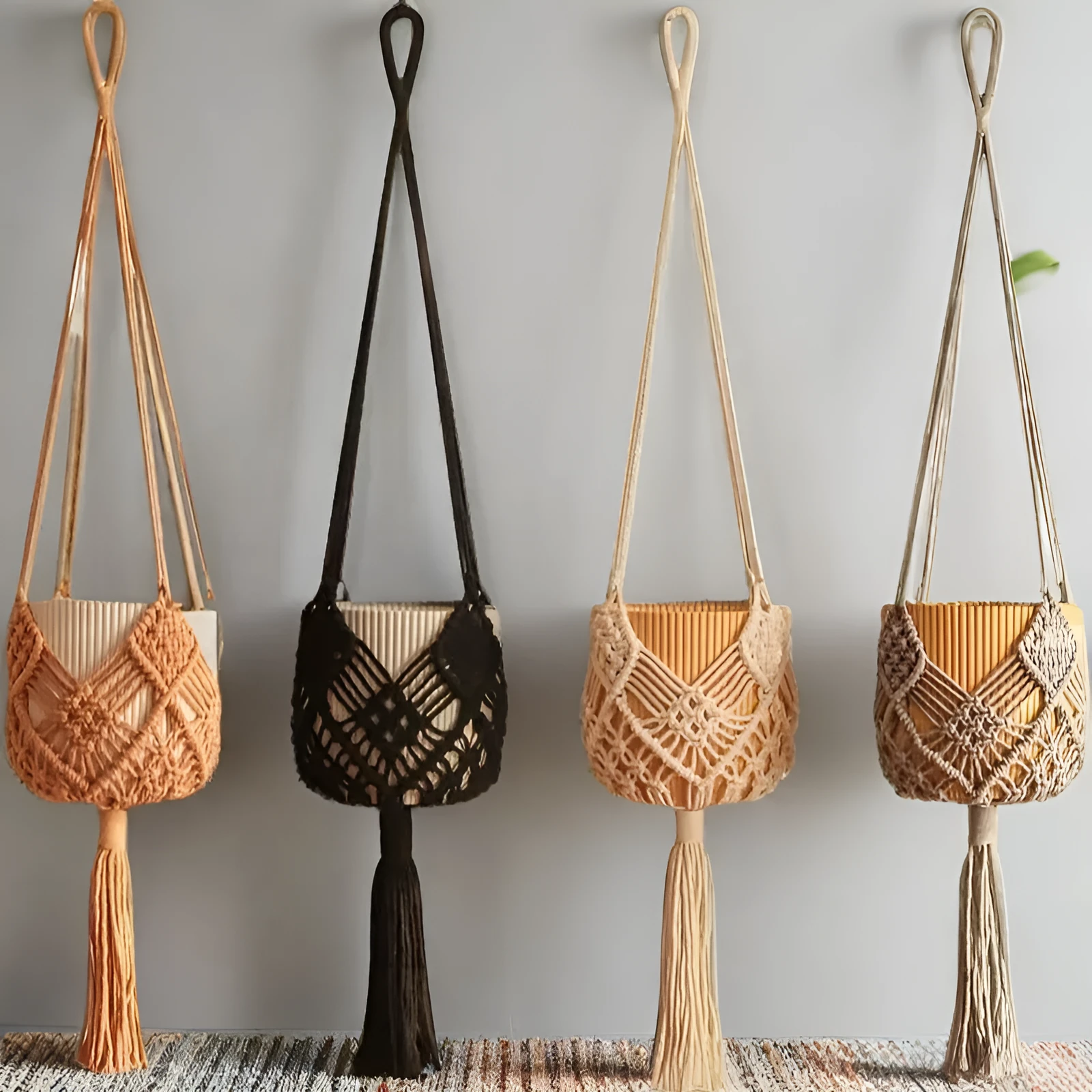 Hand-woven polyester cotton flower pot with net pocket extension cord in brown colour
