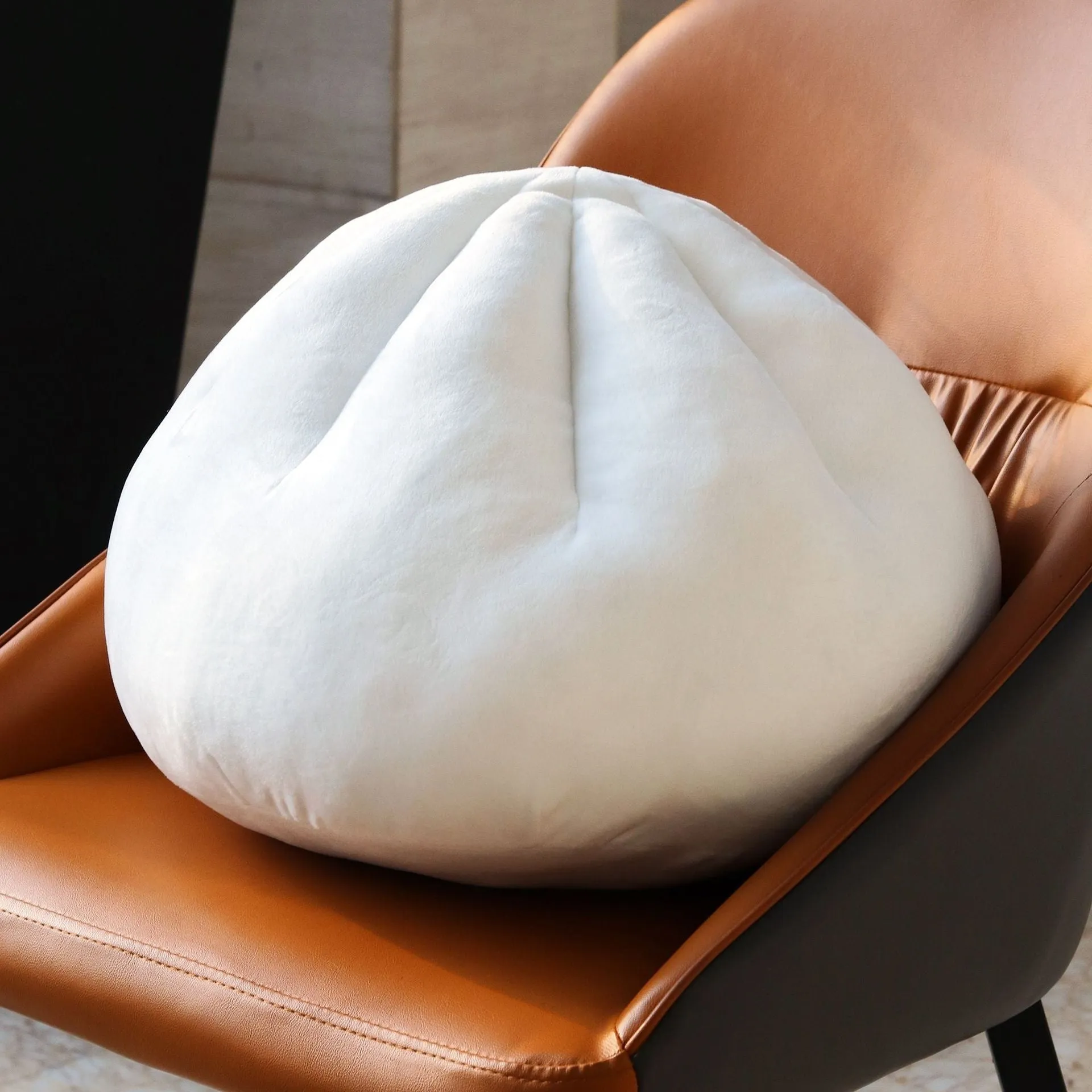 Stuffed bun pillow in steamed meat dumpling shape, 40cm plush fabric novelty cushion