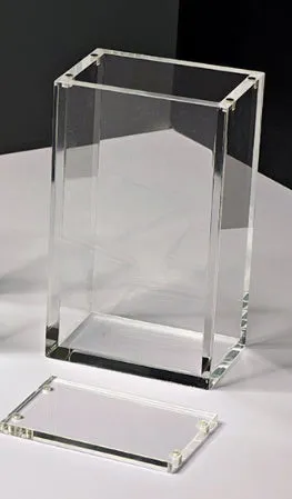 Transparent acrylic magnetic dustproof storage box with clear view, available in two sizes for display or storage