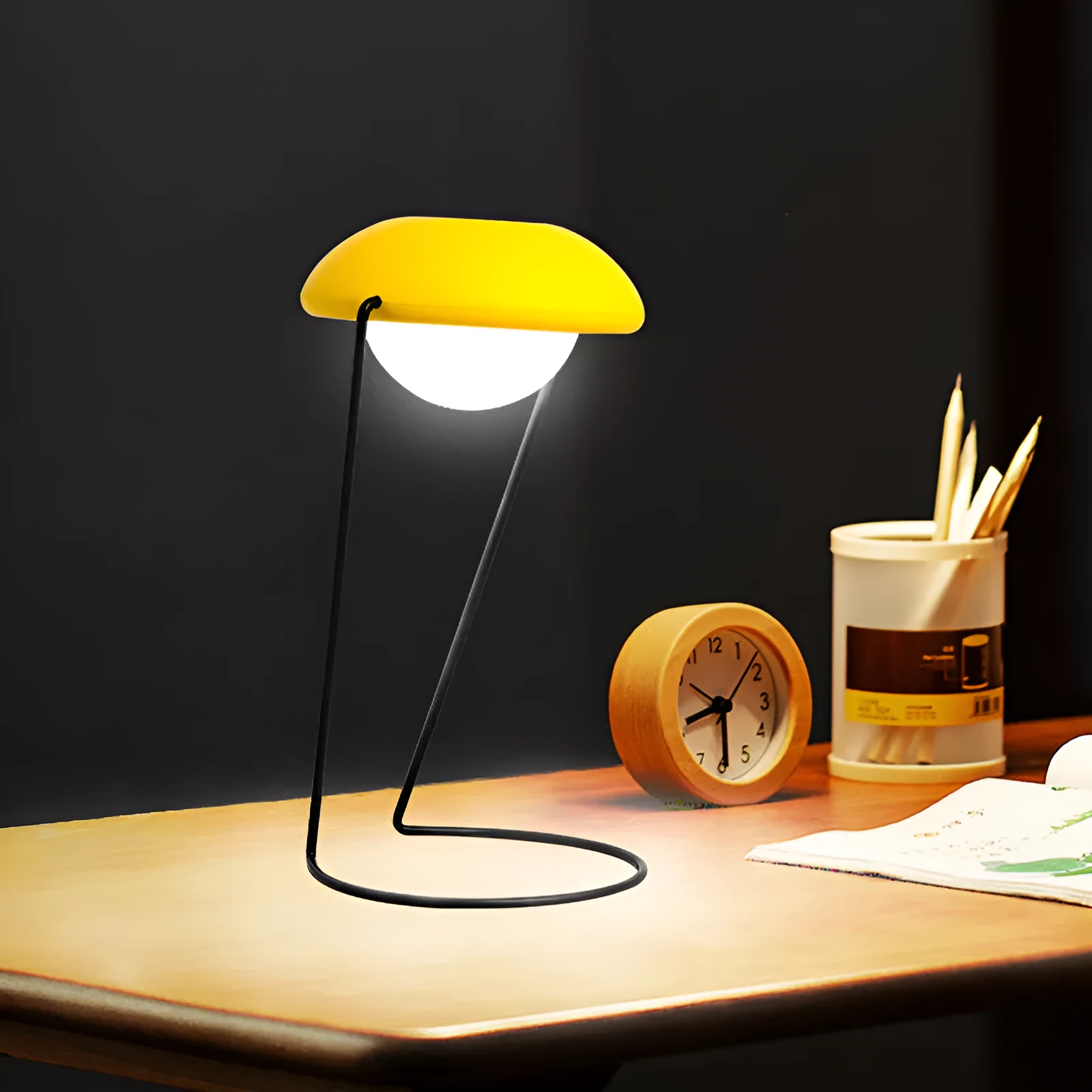 Rechargeable LED reading lamp 8W IP55 63x115mm in use