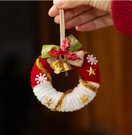Felt braided stick Christmas tree ornament kit in green and red, 8cm wreath