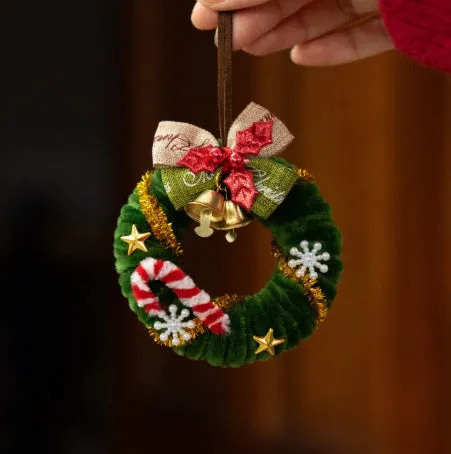 Felt braided stick Christmas tree ornament kit in green and red, 8cm wreath