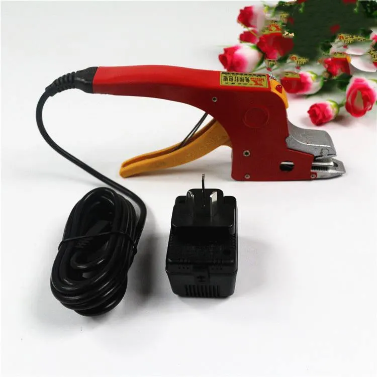 Portable metal buckle-free packing pliers for manual baler with US plug