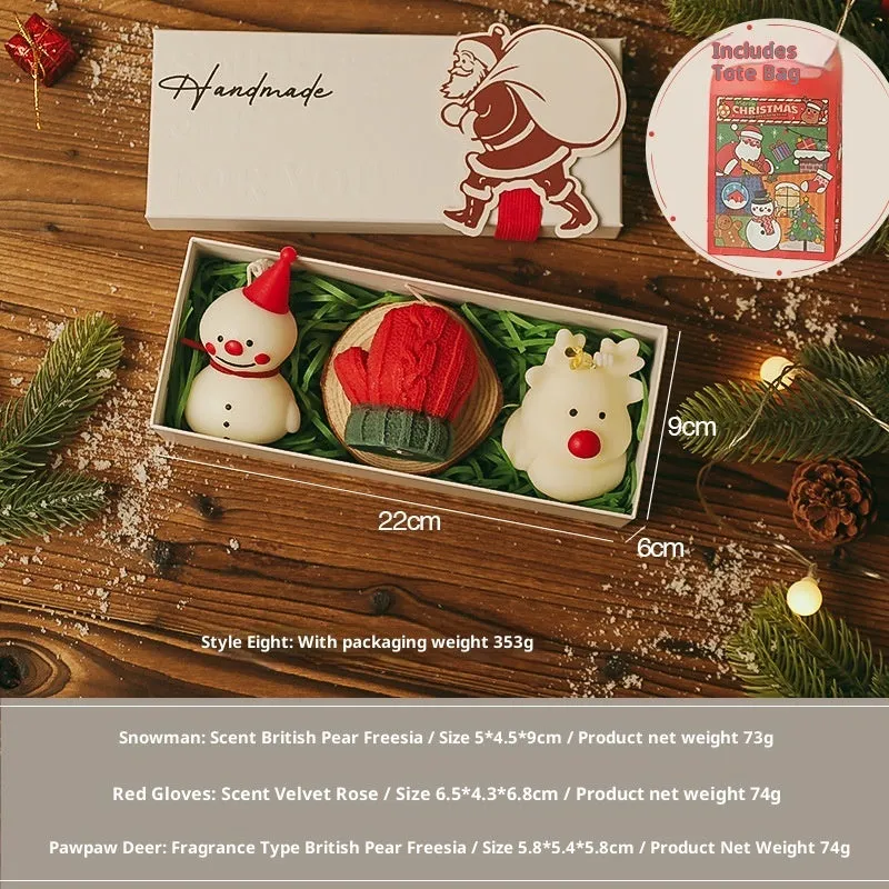 Christmas scented candle in soy wax gift box with wood pad and Christmas tree shape