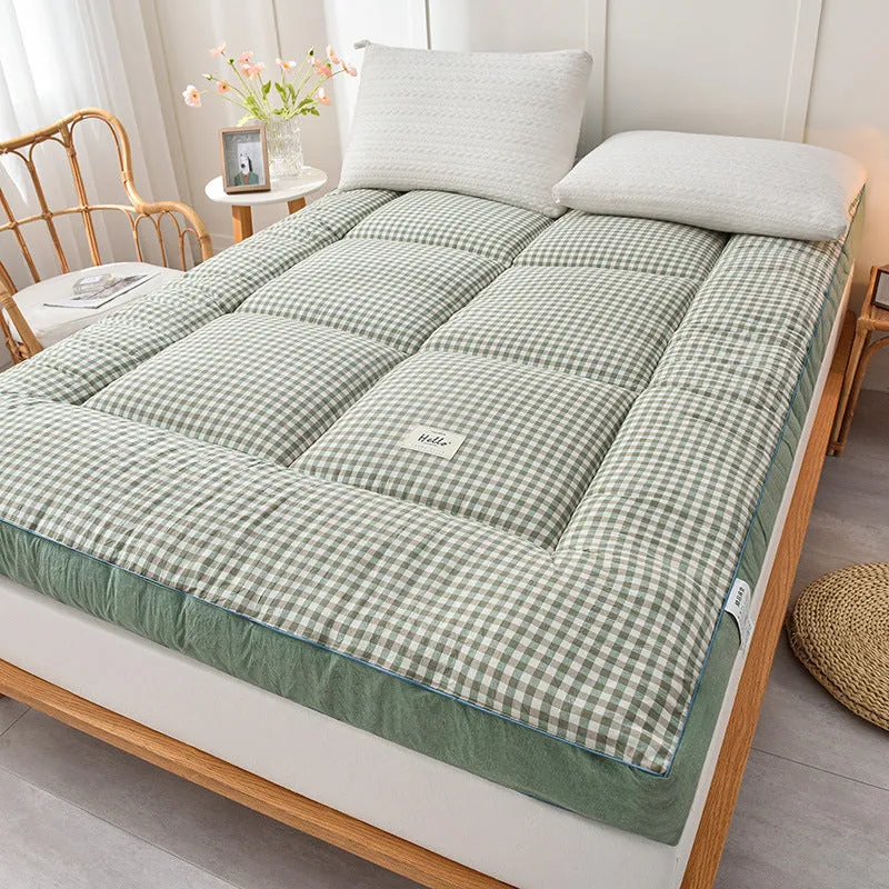 Thick feather velvet mattress topper with 10cm cushioning in pink plaid pattern, chemical fibre cover, polyester fill, for beds up to 2.0m