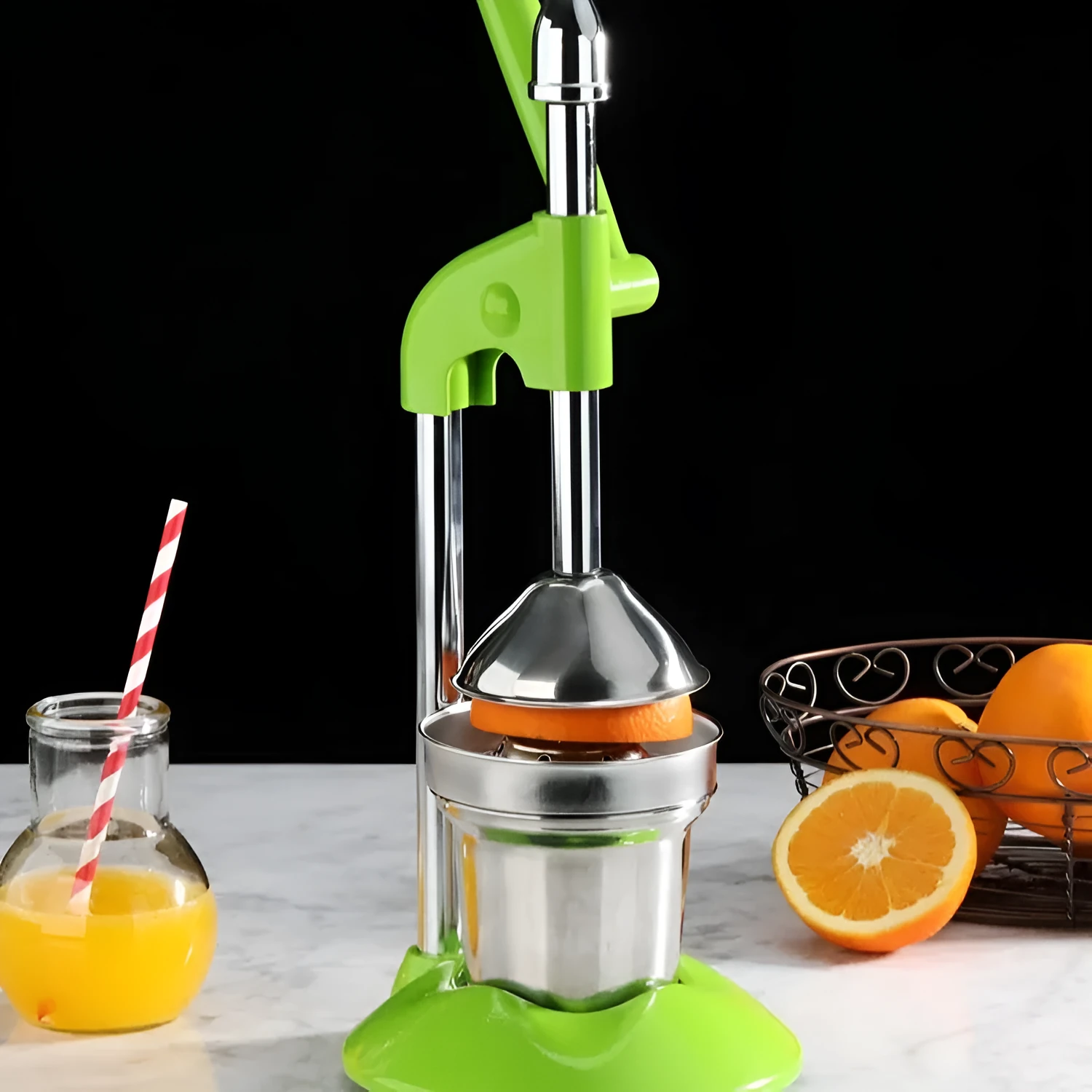 Commercial manual juicer with stainless steel platen metal construction 17x17x36cm pack size in upgraded silver