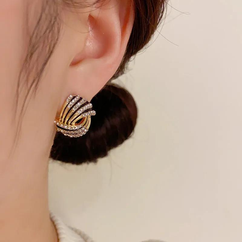 High-grade simple super-flashing rhinestone earrings with real gold plating on copper, geometric ring style ear studs for women